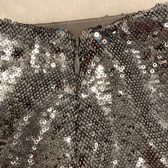 Silver/Gray Sequin Mini Skirt sz 0 💎💎💎 Perfect for Christmas and New Year - Picture 4 of 6